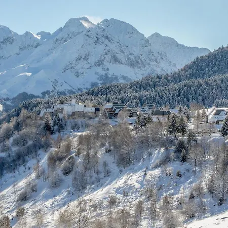 Les Gourgs Blancs, Station Val Louron